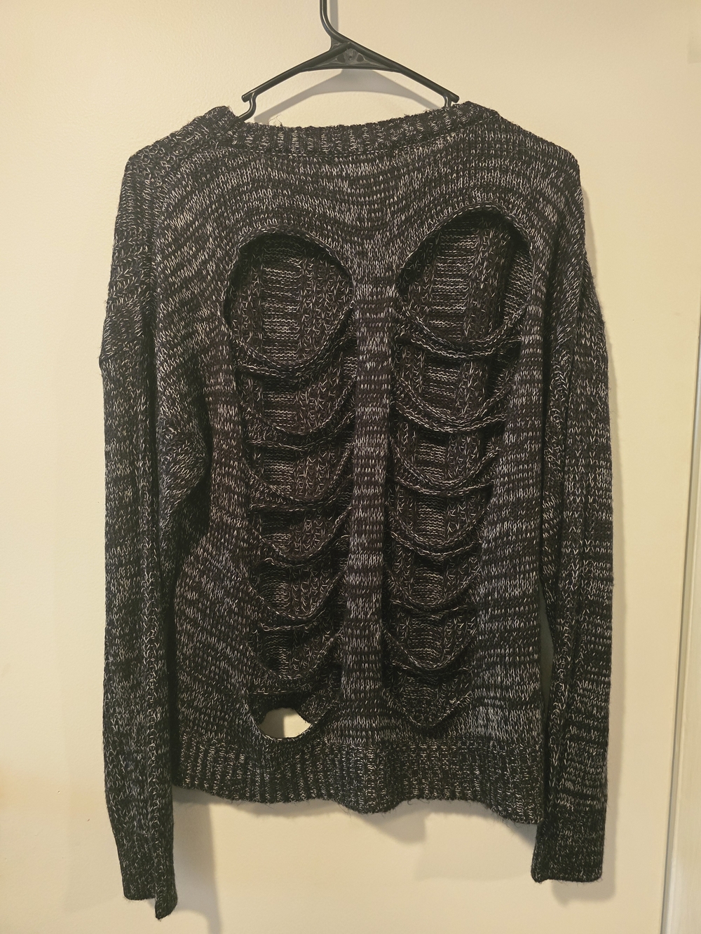 Hot Topic Back Slashed Knit Sweater - Picture 4 of 5